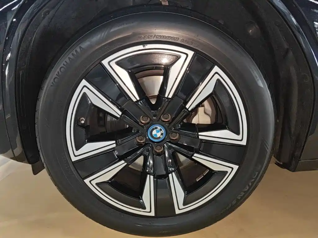 BMW iX3 2023 — фото 23