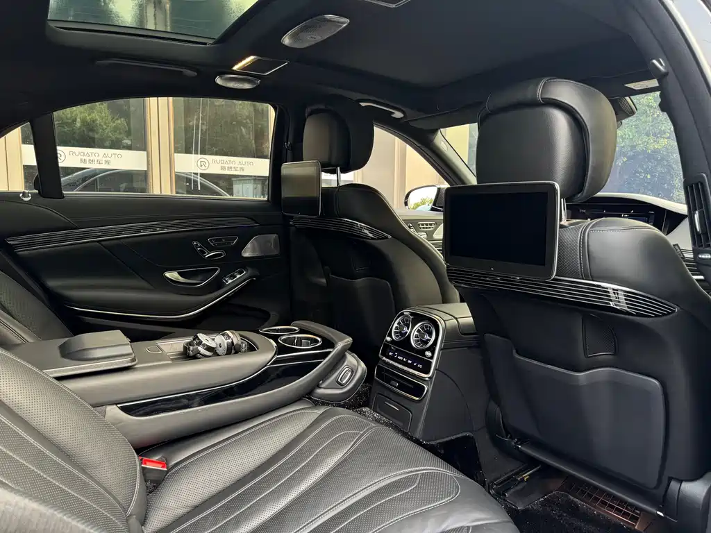 Mercedes-Benz S-Class AMG 2018 — фото 30