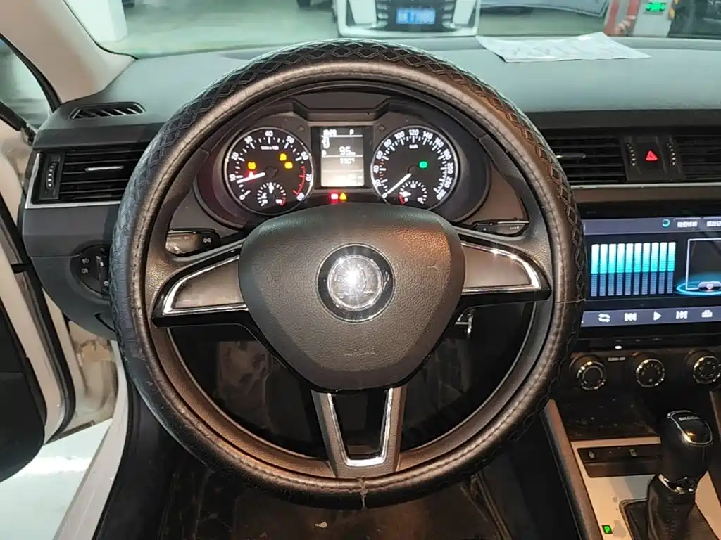 Skoda Octavia 2016 — фото 11