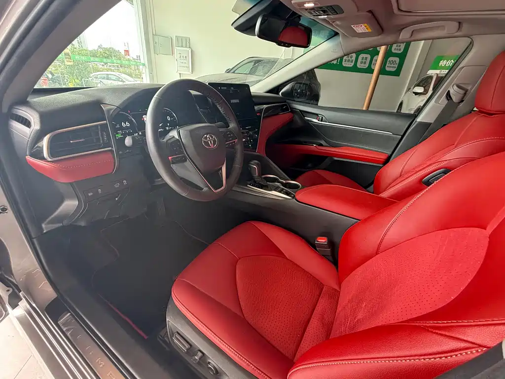 Toyota Camry 2023 — фото 8