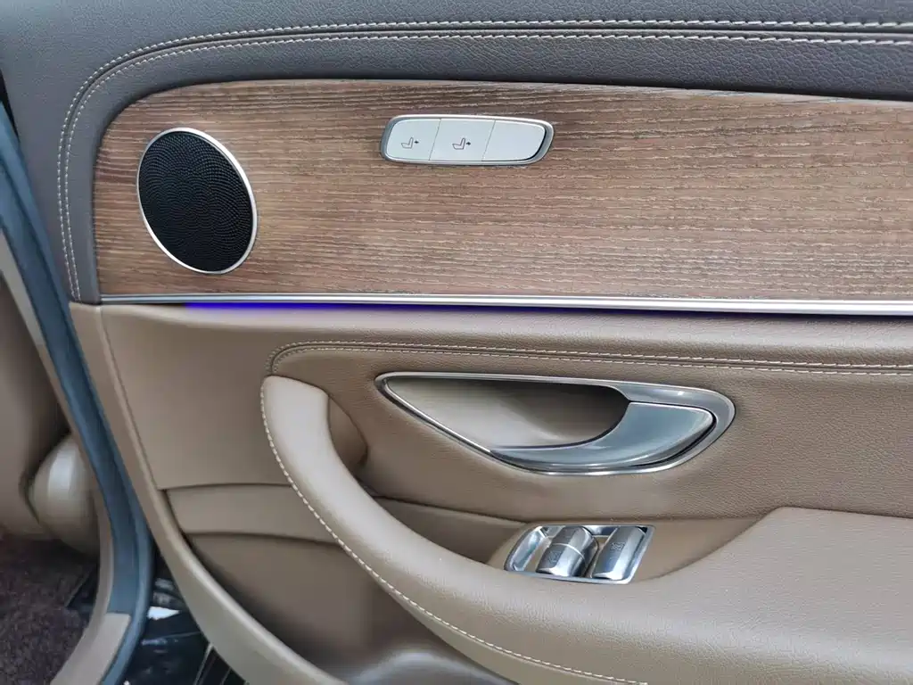 Mercedes-Benz E-Class 2023 — фото 19