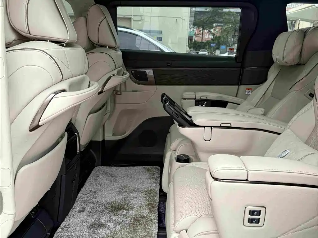Toyota Alphard 2025 — фото 9
