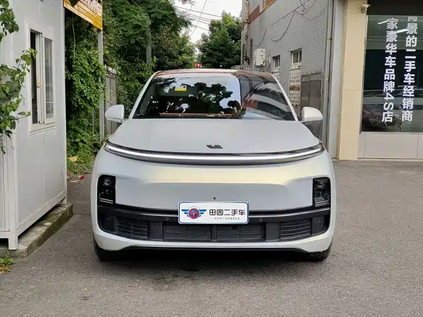 Li Auto L8 2023