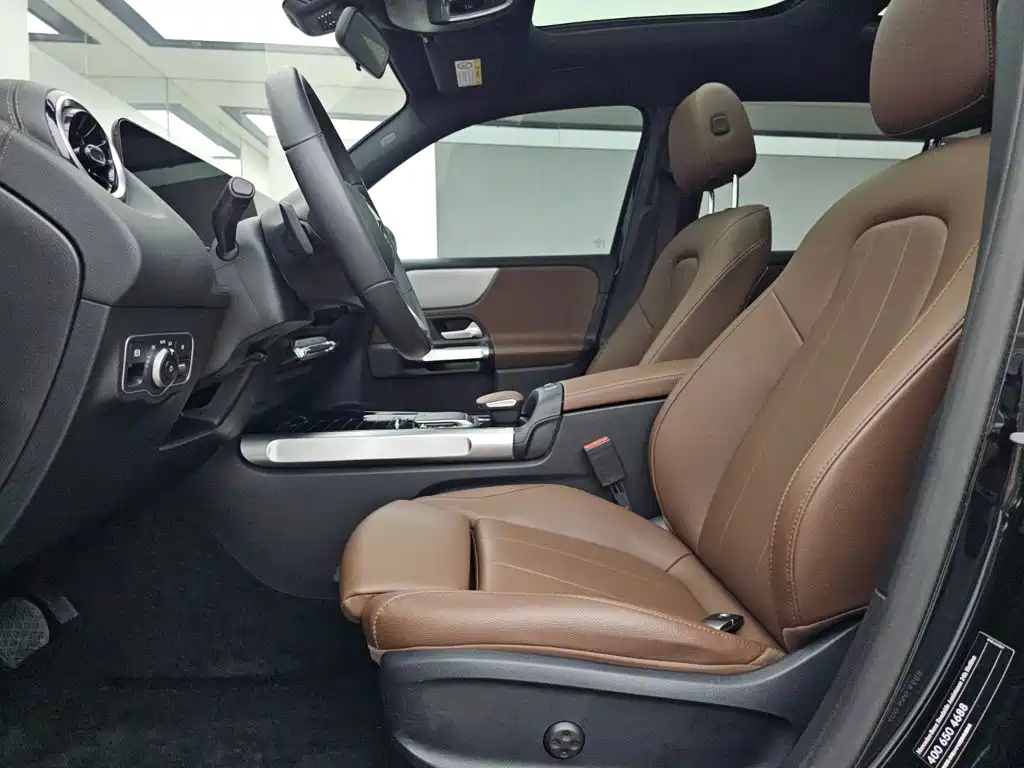 Mercedes-Benz GLB 2023