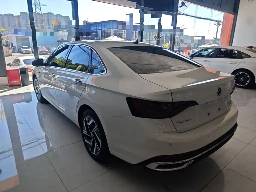 Volkswagen Sagitar 2022