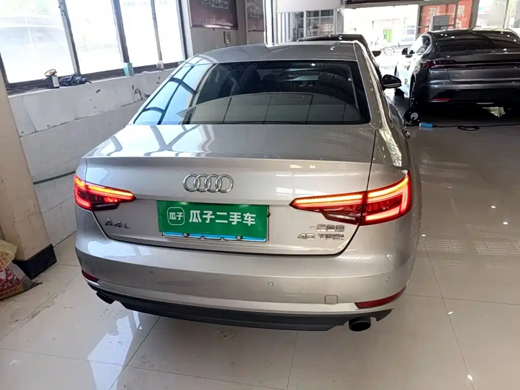 Audi A4L 2017