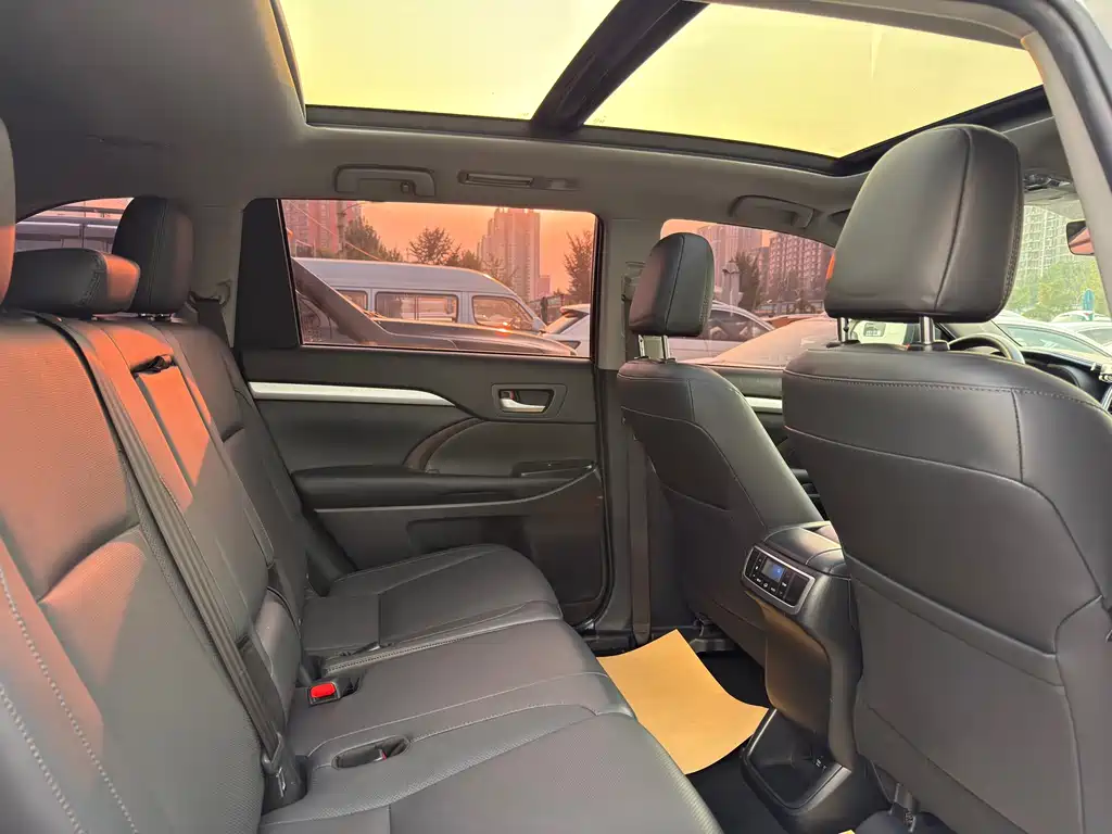 Toyota Highlander 2020 — фото 22