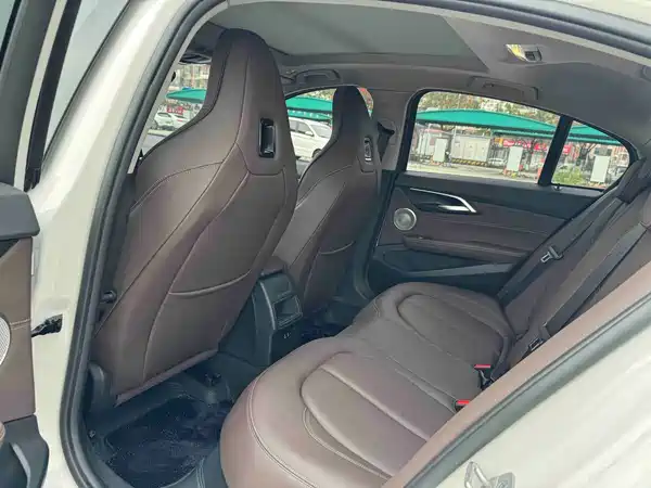 BMW 1 Series 2021