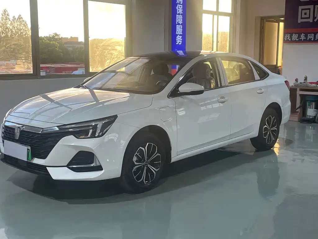 Roewe i6 MAX New Energy 2026 — фото 1