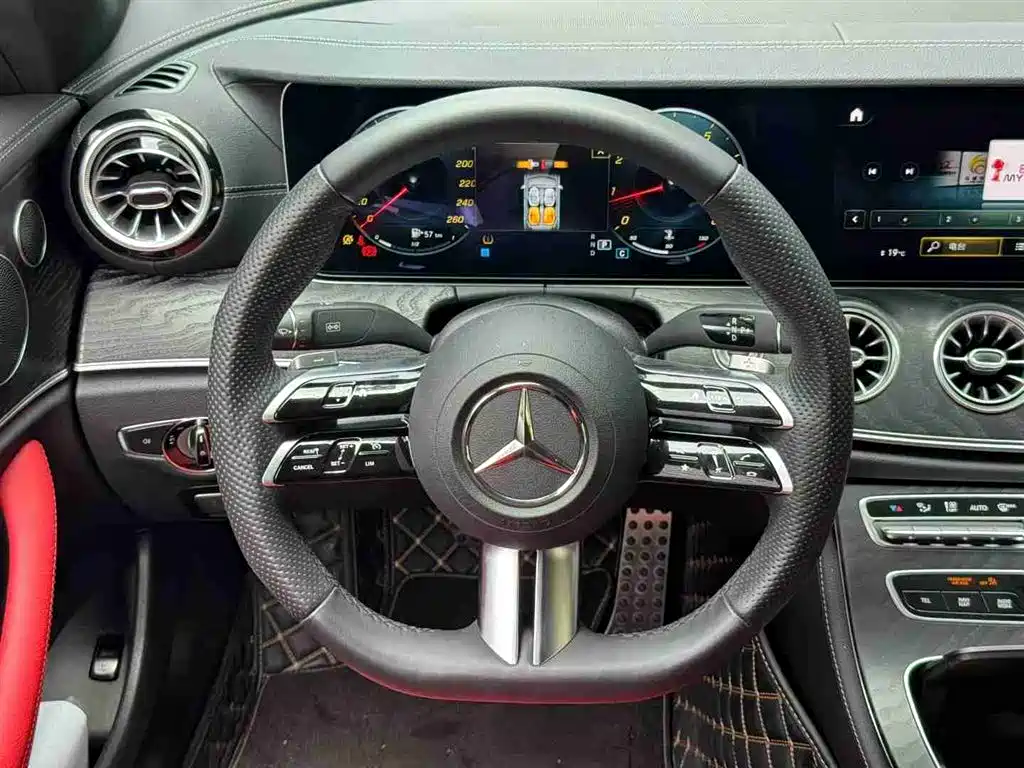 Mercedes-Benz E-Class 2023 — фото 6