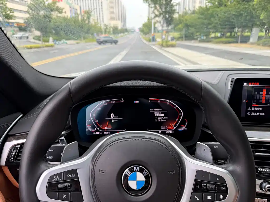 BMW 5 Series 2020 — фото 15