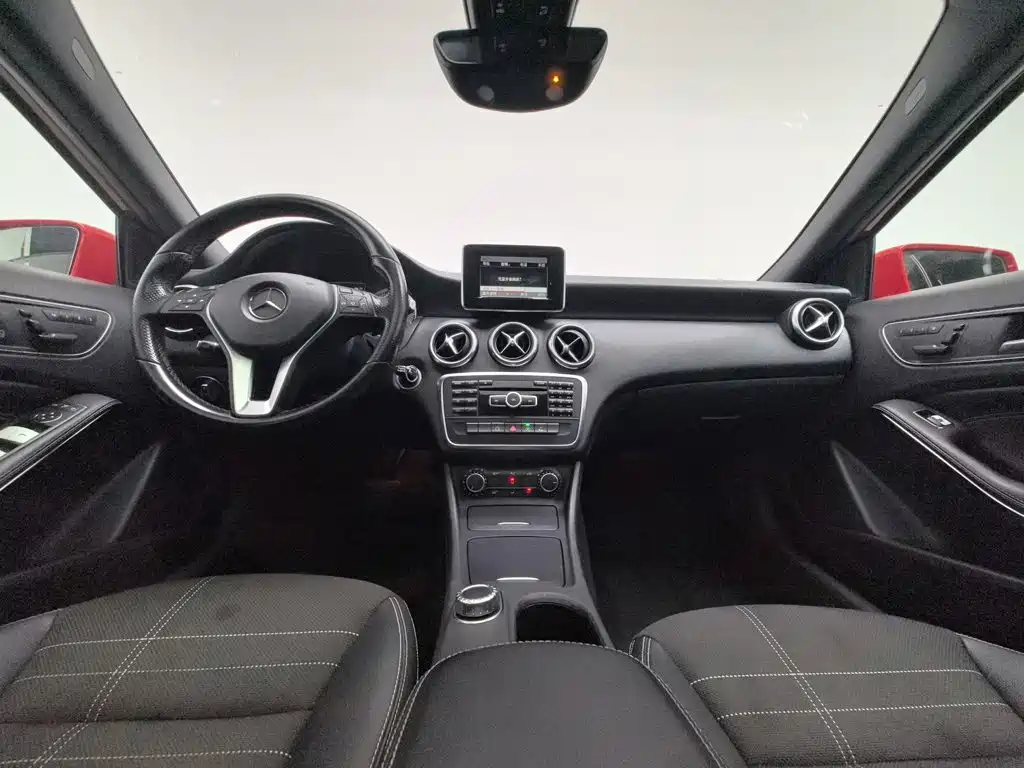 Mercedes-Benz A-Class 2016 — фото 5
