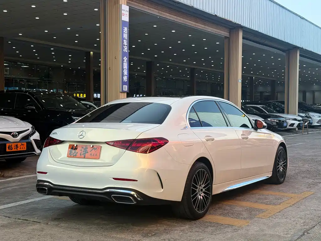 Mercedes-Benz C-Class 2024