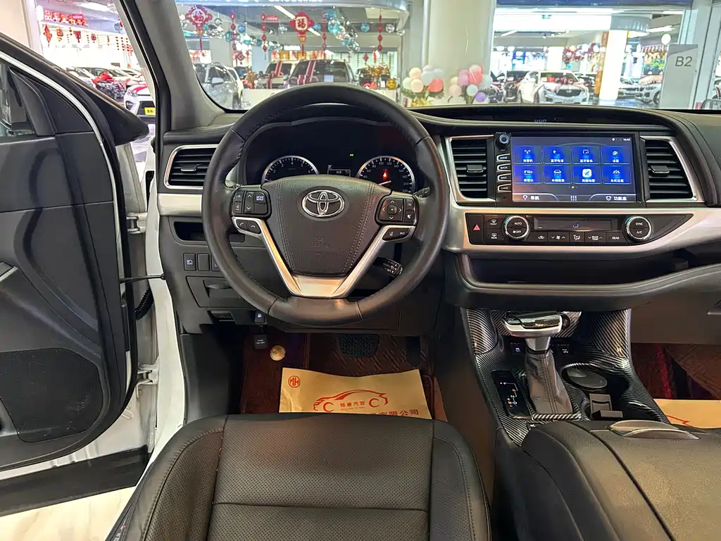 Toyota Highlander 2020 — фото 10