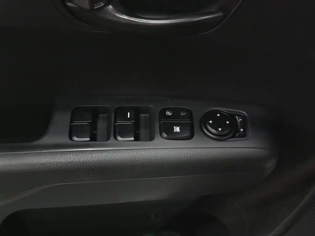 Kia KX3 2016 — фото 9