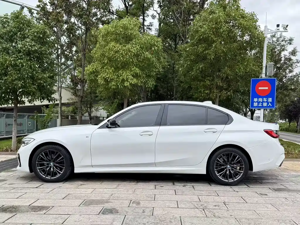 BMW 3 Series 2021 — фото 10