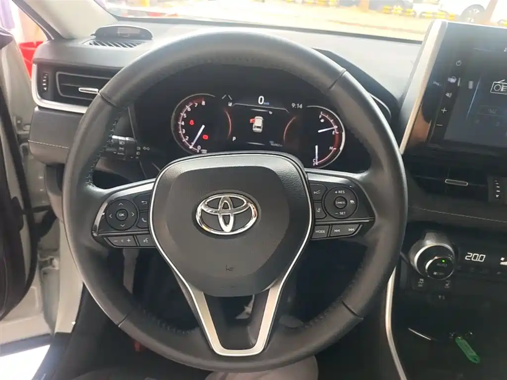 Toyota RAV4 2020 — фото 11