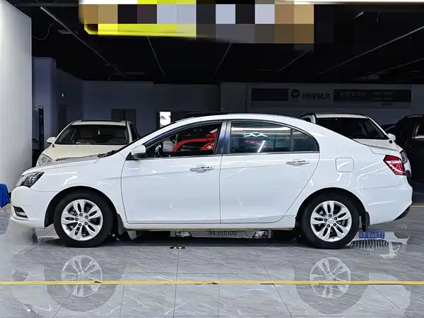 Geely Emgrand 2015