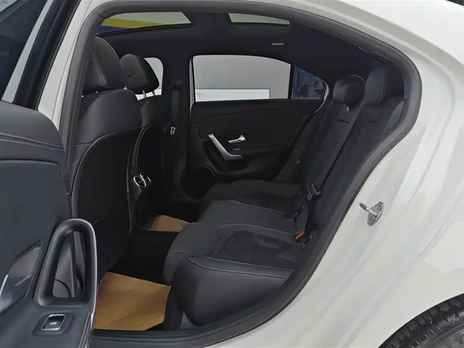Mercedes-Benz A-Class 2023 — фото 11