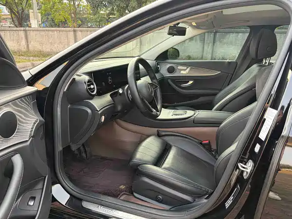 Mercedes-Benz E-Class 2023