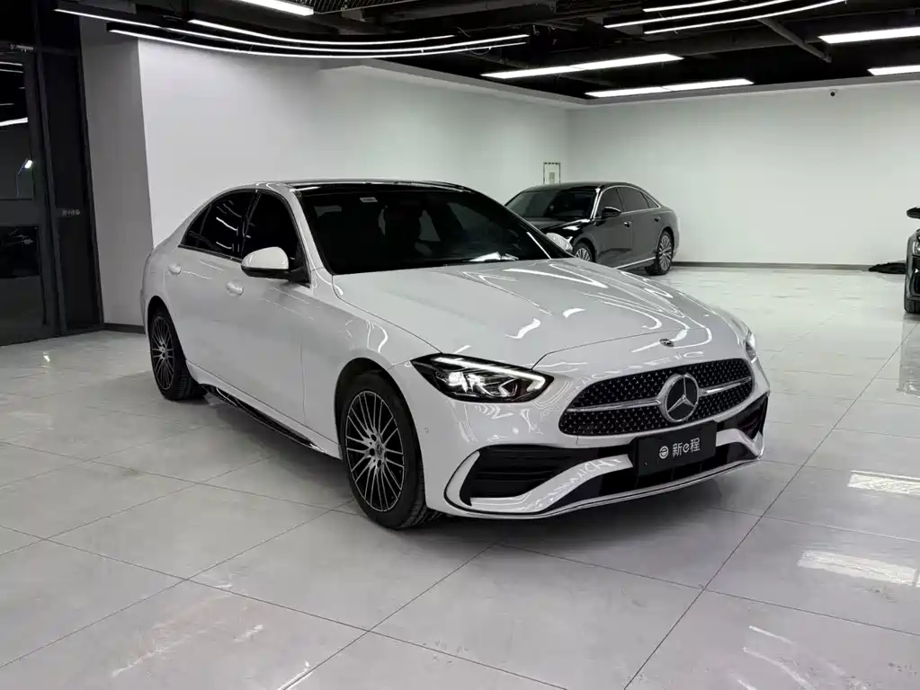 Mercedes-Benz C-Class 2023 — фото 3