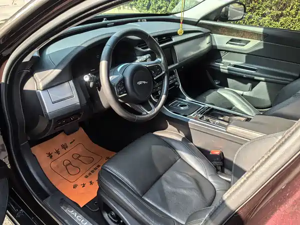 Jaguar XFL 2020