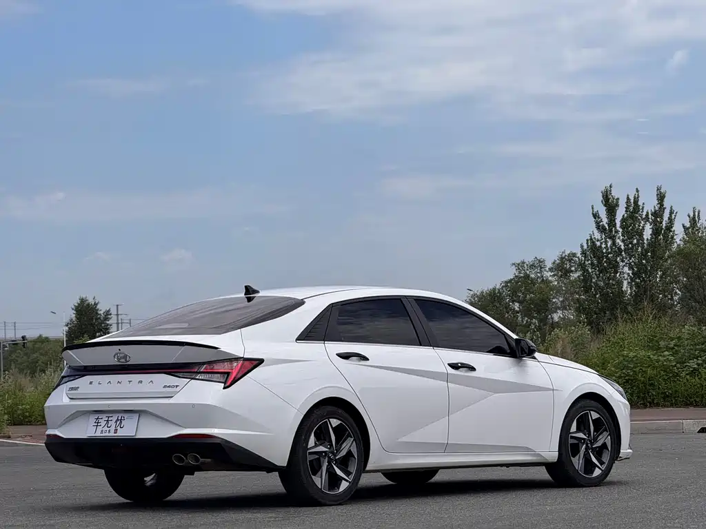 Hyundai Elantra 2023