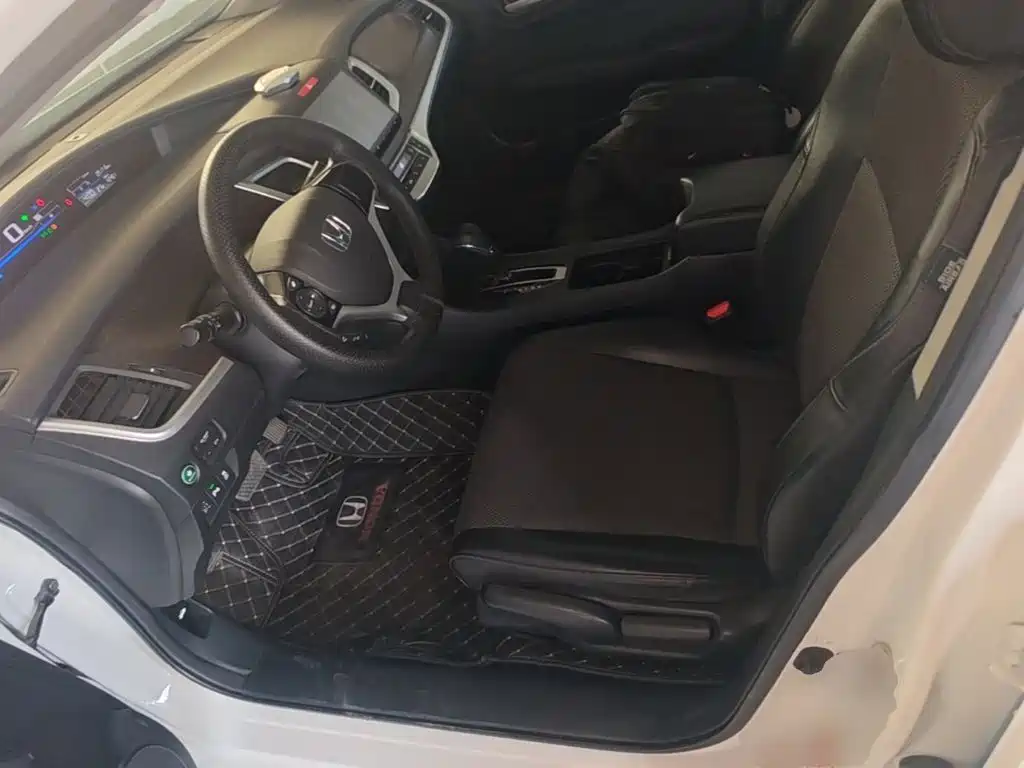 Honda Jade 2016 — фото 11