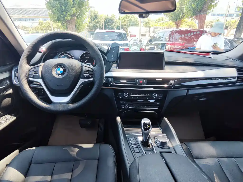 BMW X6 2017 — фото 14