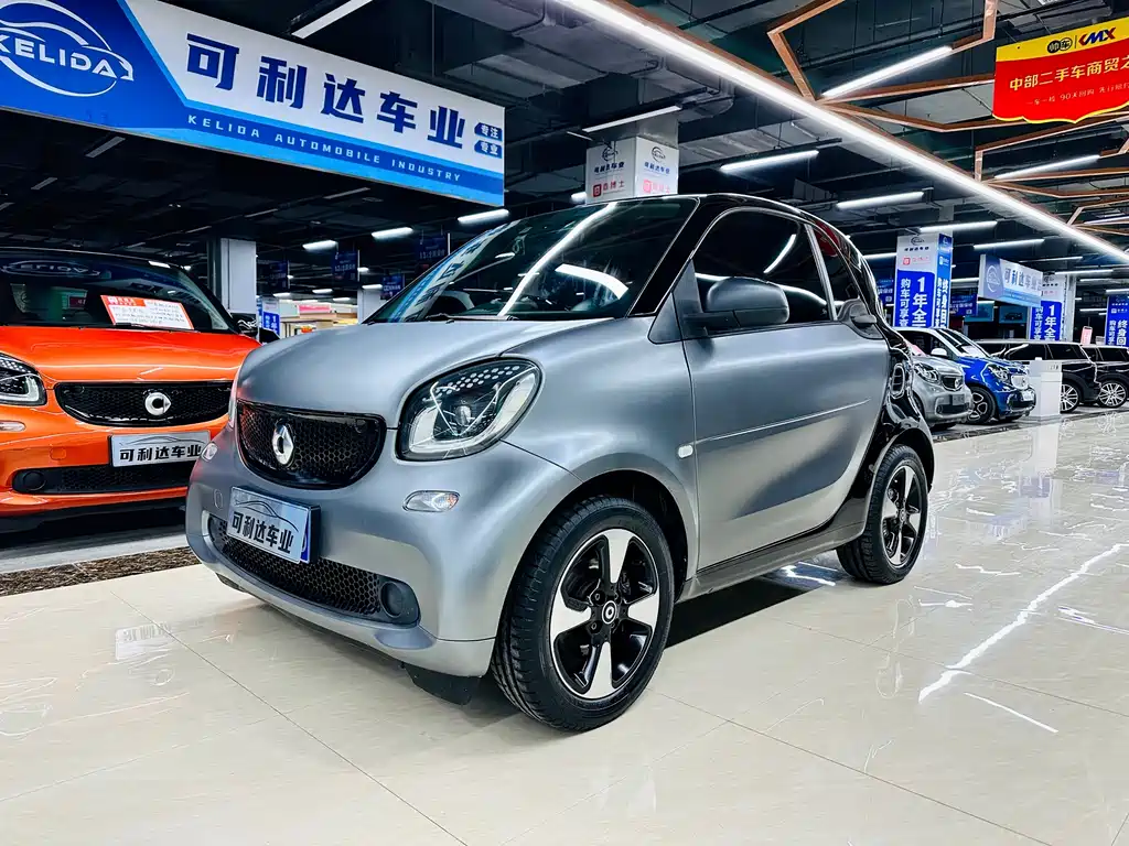 smart Fortwo 2018 — фото 1