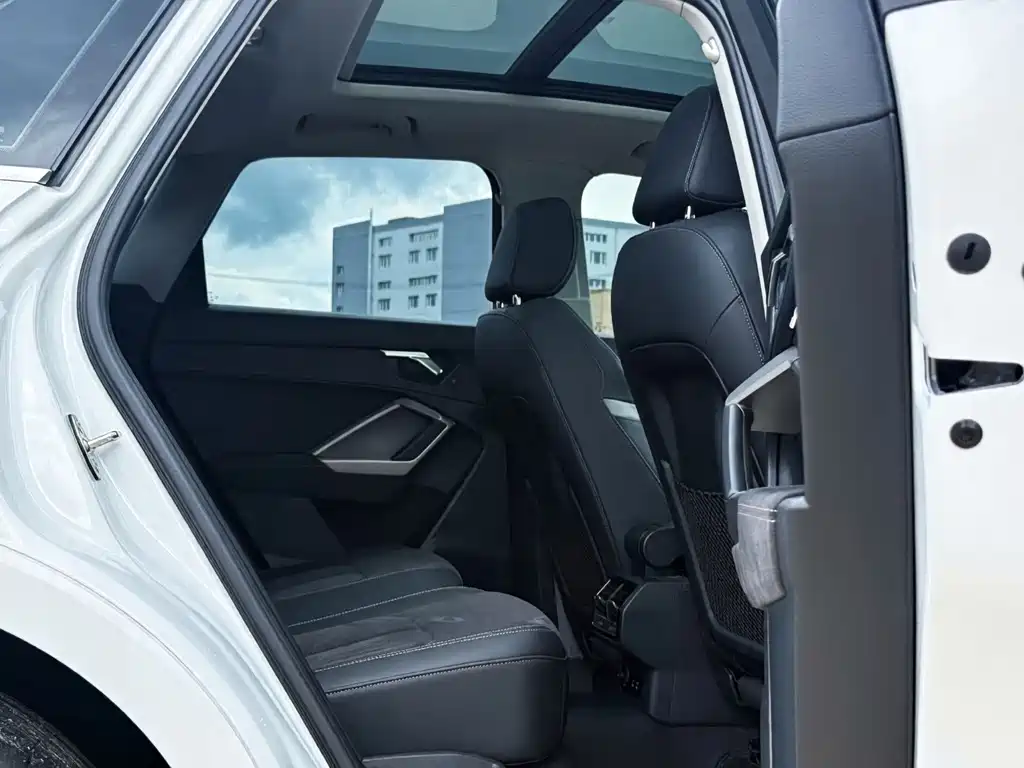 Audi Q3 2023 — фото 11