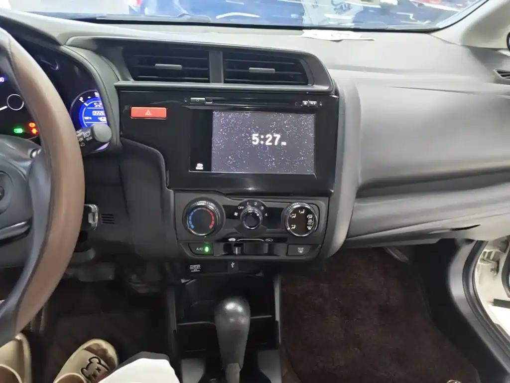 Honda Fit 2015 — фото 13