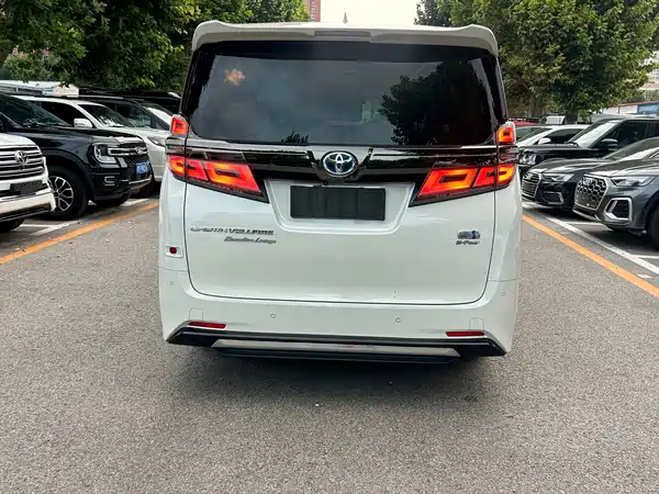 Toyota Vellfire 2023