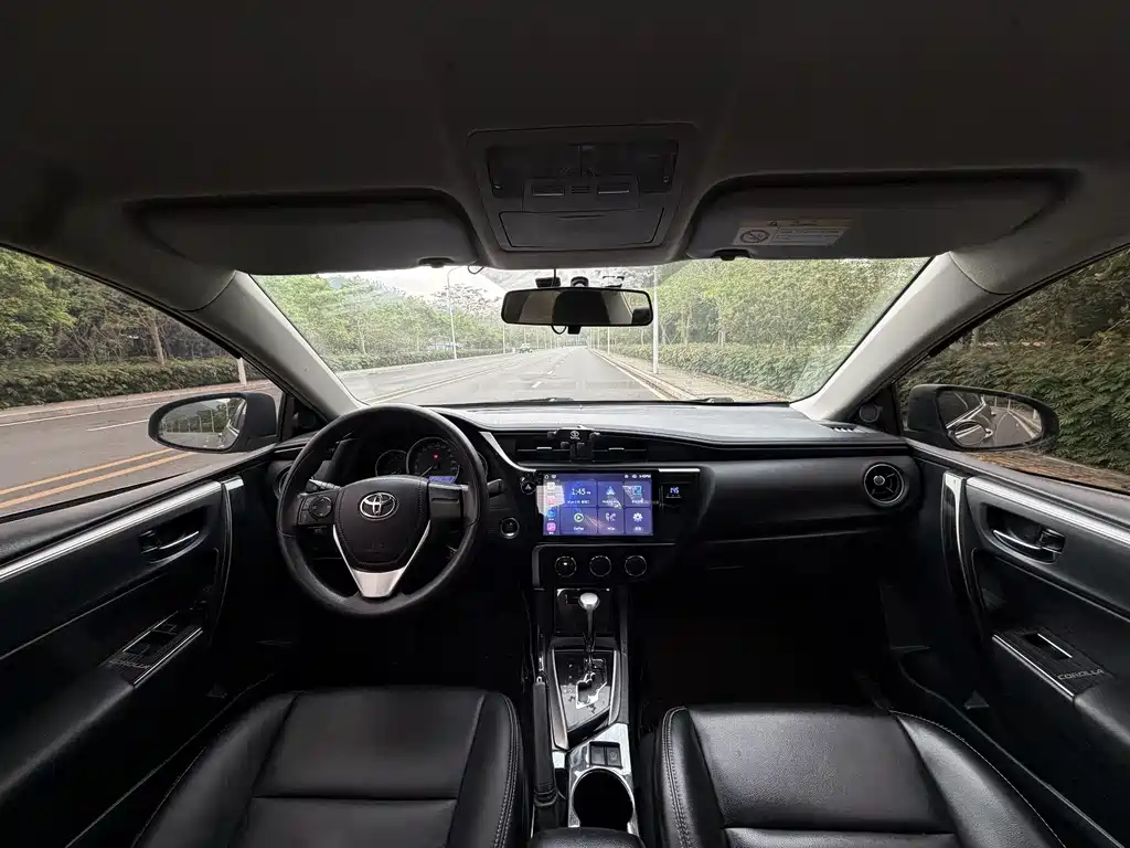 Toyota Corolla 2018 — фото 11