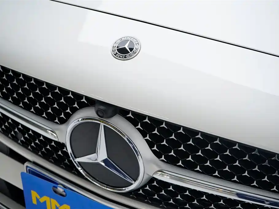 Mercedes-Benz C-Class 2023 — фото 4