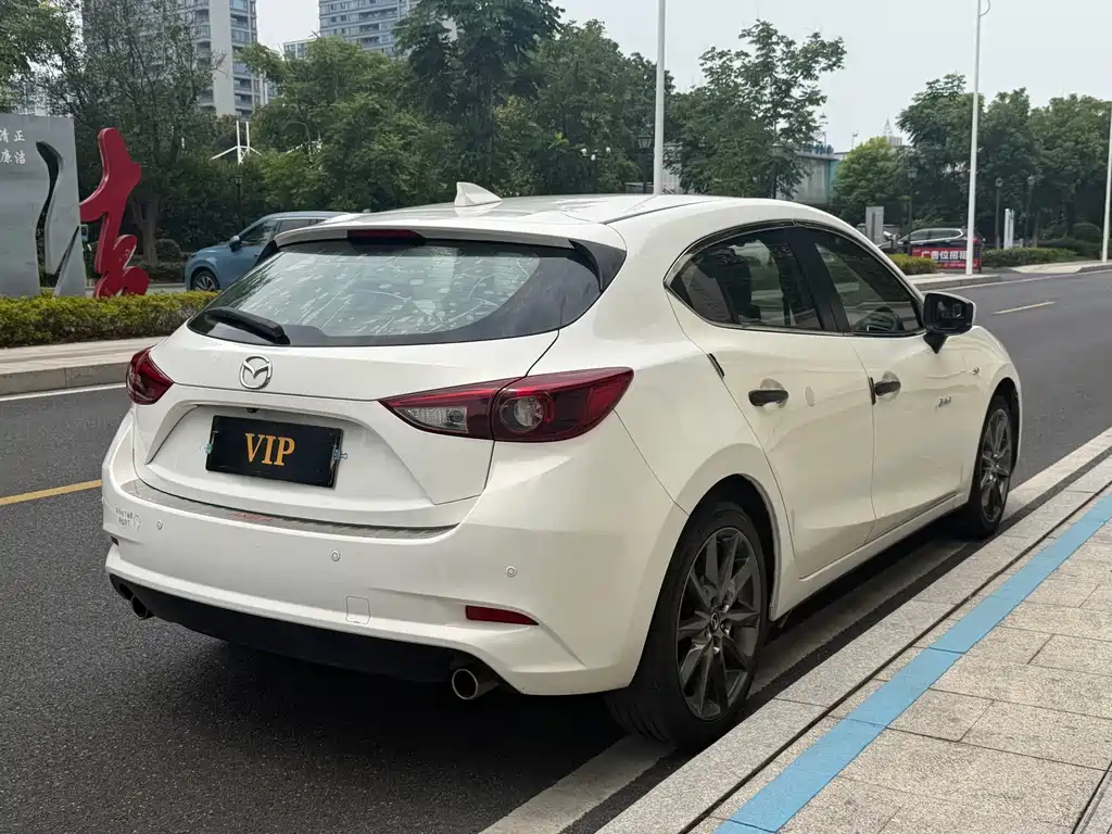 Mazda 3 Axela 2017