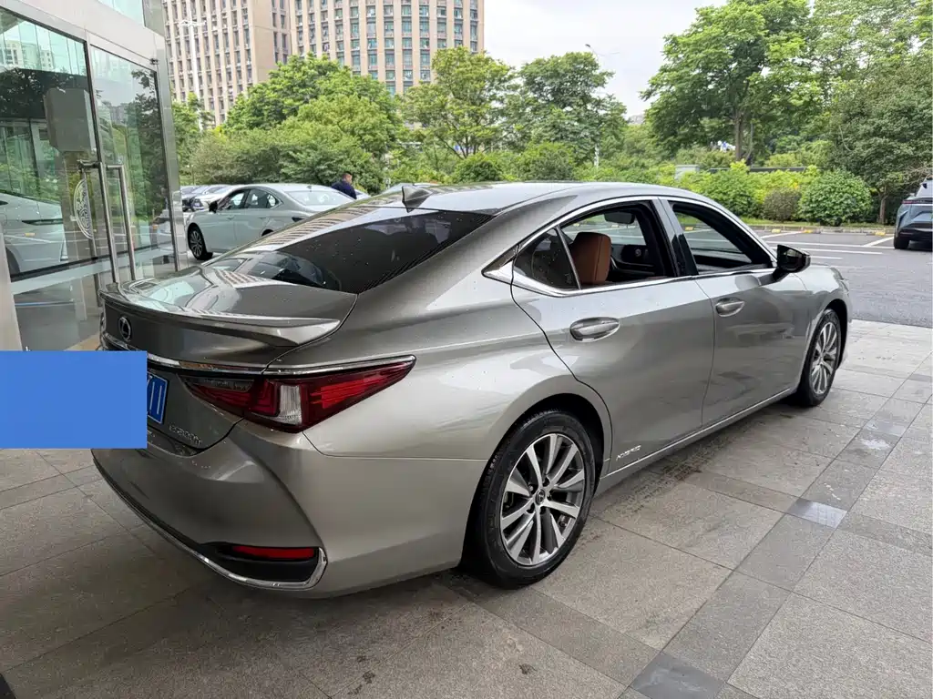 Lexus ES 2020 — фото 2