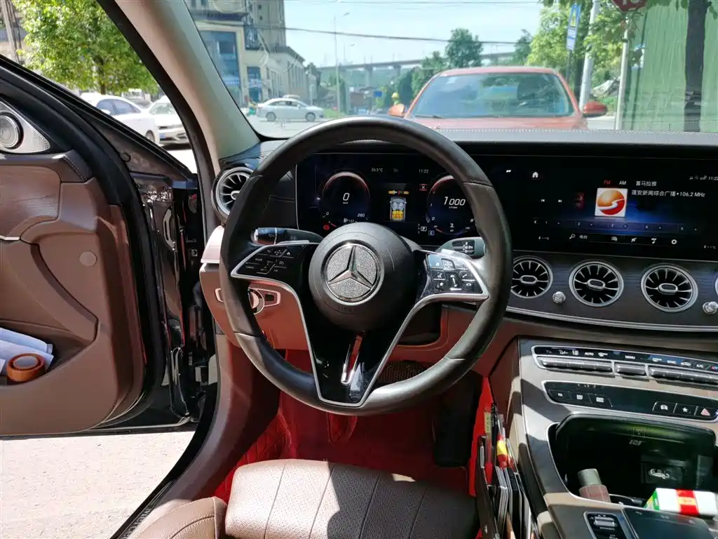 Mercedes-Benz E-Class 2022 — фото 3
