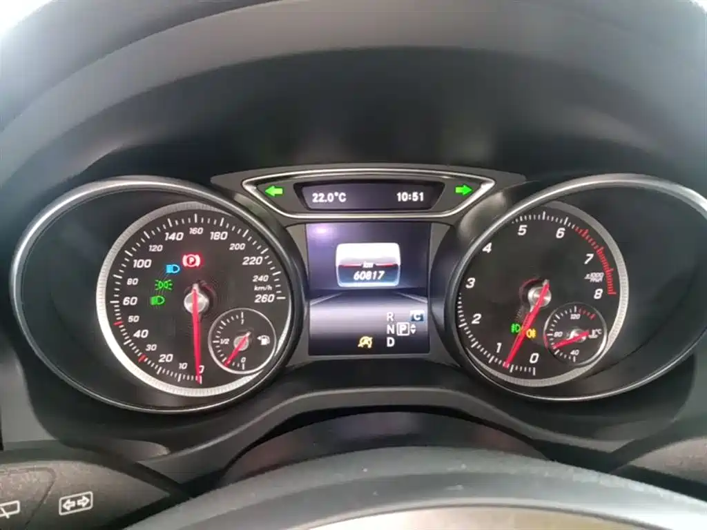 Mercedes-Benz GLA 2017 — фото 12