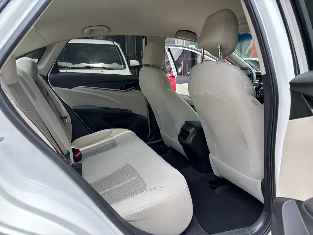 Buick Excelle 2019 — фото 11