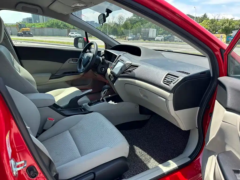 Honda Civic 2015 — фото 10
