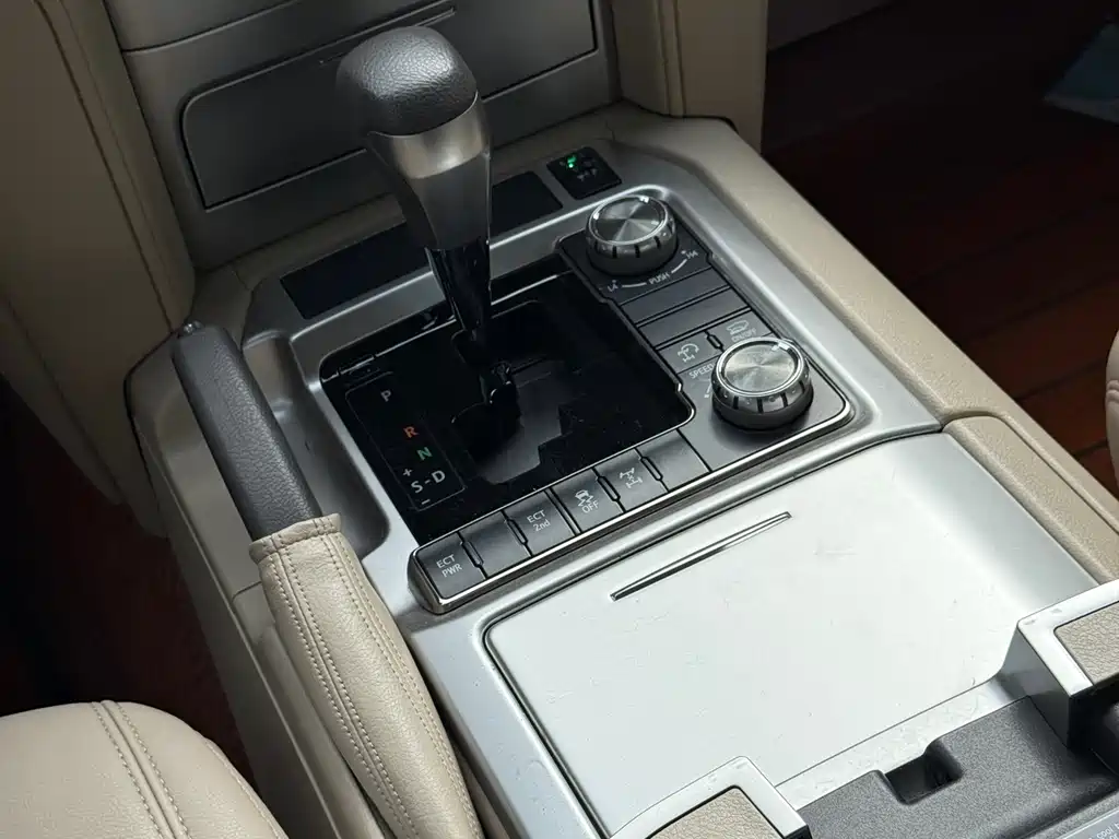 Toyota Land Cruiser 2019 — фото 7