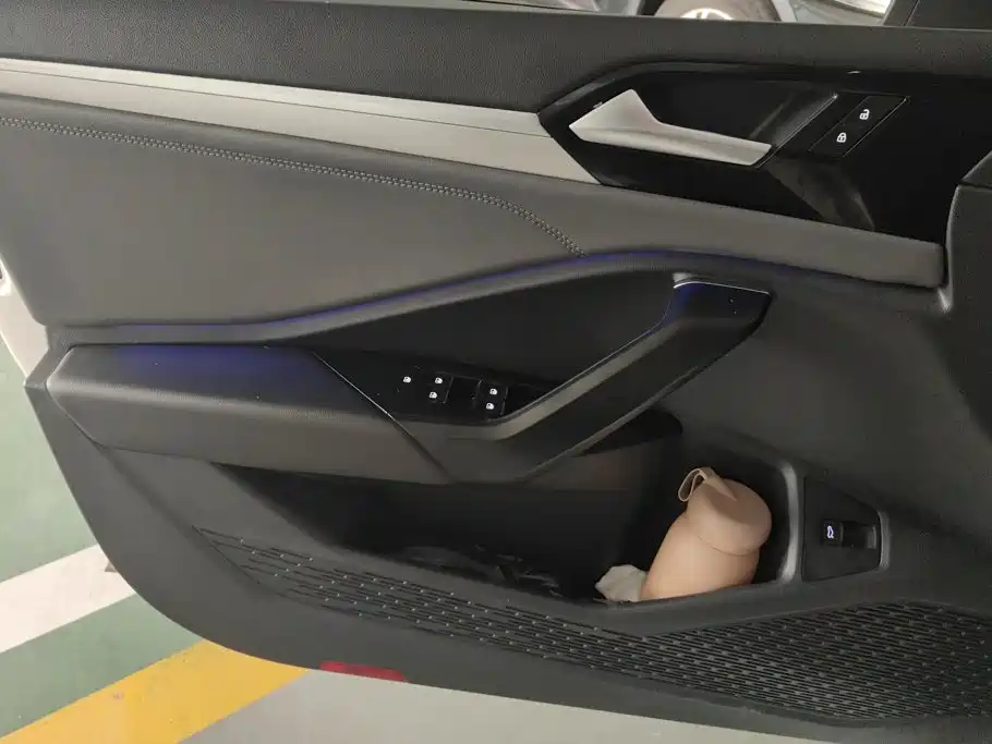 Volkswagen Sagitar 2020
