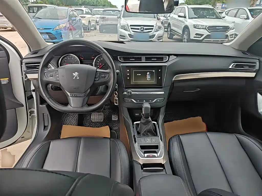 Peugeot 408 2017 — фото 10