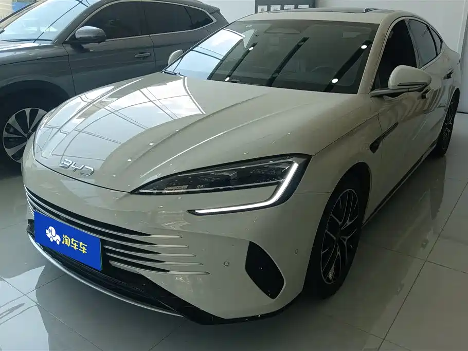 BYD Seal 07 DM-i 2025 — фото 1