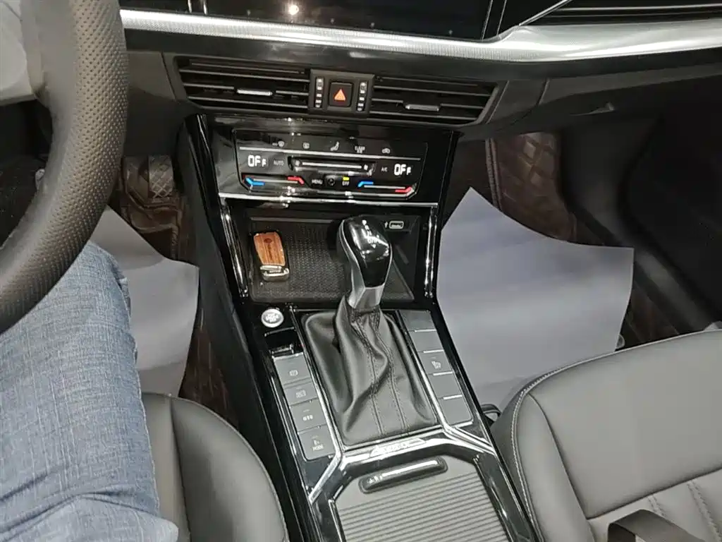 Volkswagen Passat PHEV 2022 — фото 14