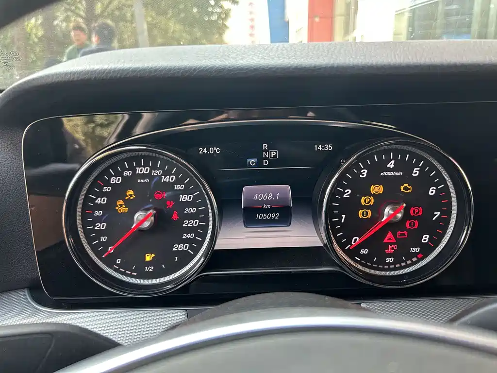 Mercedes-Benz E-Class 2018 — фото 10