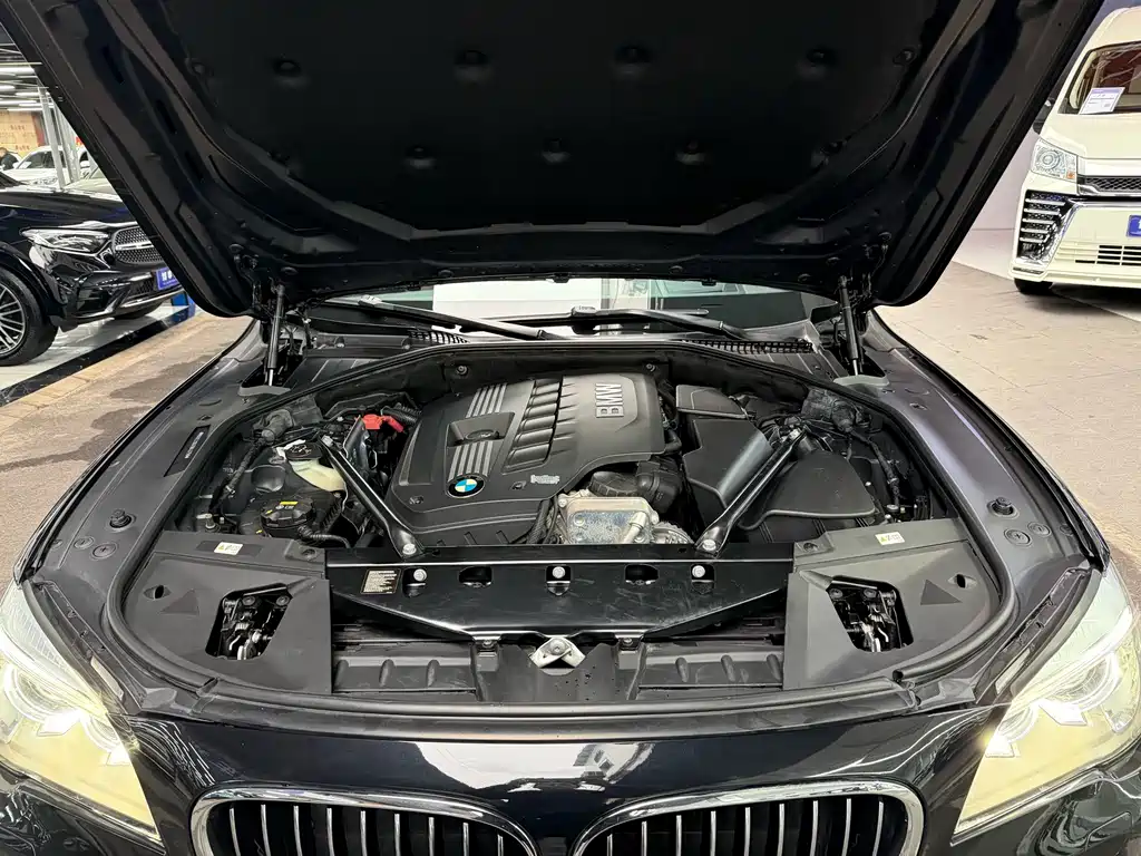 BMW 7 Series 2015 — фото 24