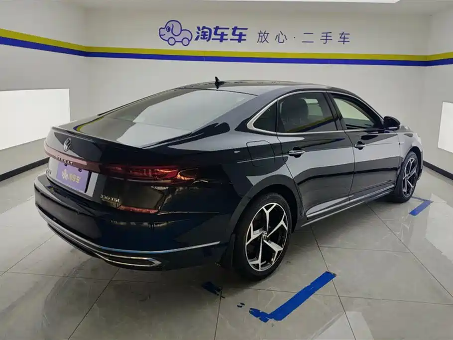 Volkswagen Passat 2023 — фото 3