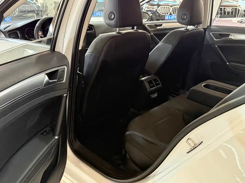 Volkswagen Golf 2020